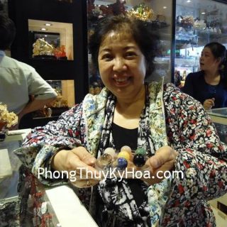 Cô Kim Loan - Khách hàng mua Đĩa thất tinh nhỏ M031