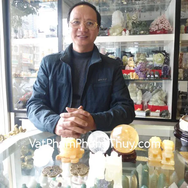 Chú Công - khách hàng mua tỳ hưu thanh ngọc nhỏ, thiềm thừ thạch anh trắng, thiềm thừ đá ngọc Hoàng long, sư tử hoàng long, tiền mai hoa và quả cầu thạch anh vàng, quả cầu thạch anh trắng