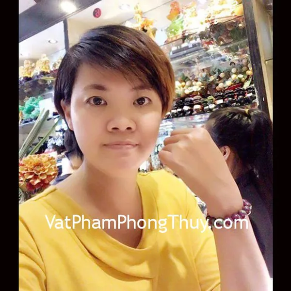 Chị Phương - khách hàng mua trang sức phong thủy S6247