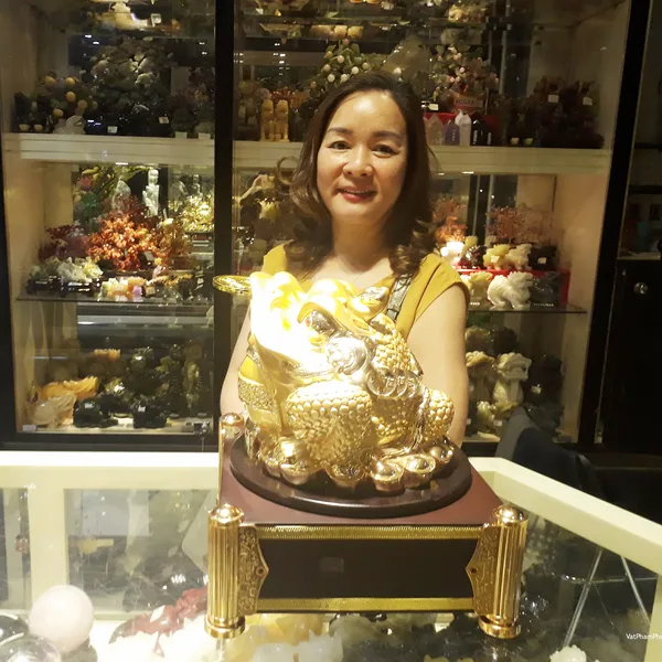 Chị Hạnh - khách hàng mua Thiềm thừ vàng A090