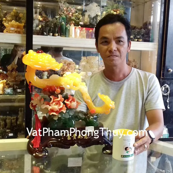 Anh Ngọc - khách hàng mua Gậy như ý ngọc vàng C176A