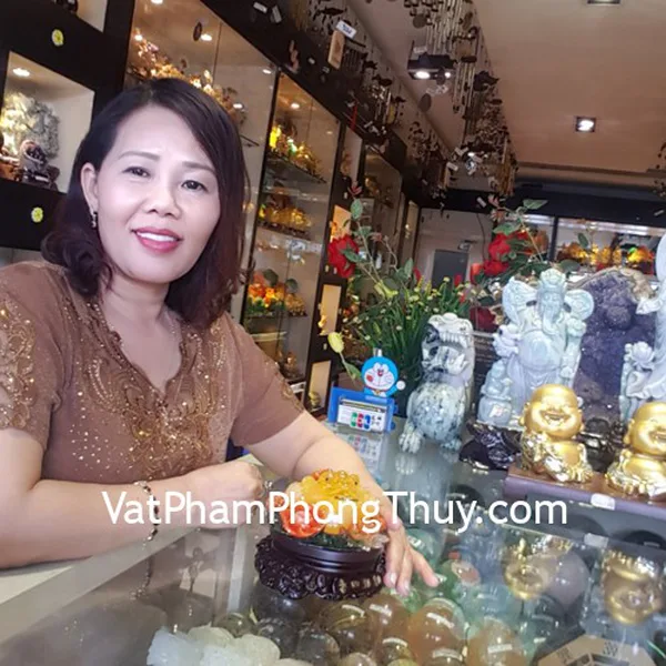 Chị Xuân - khách hàng mua Thiềm thừ vàng ngọc lưu ly LN103