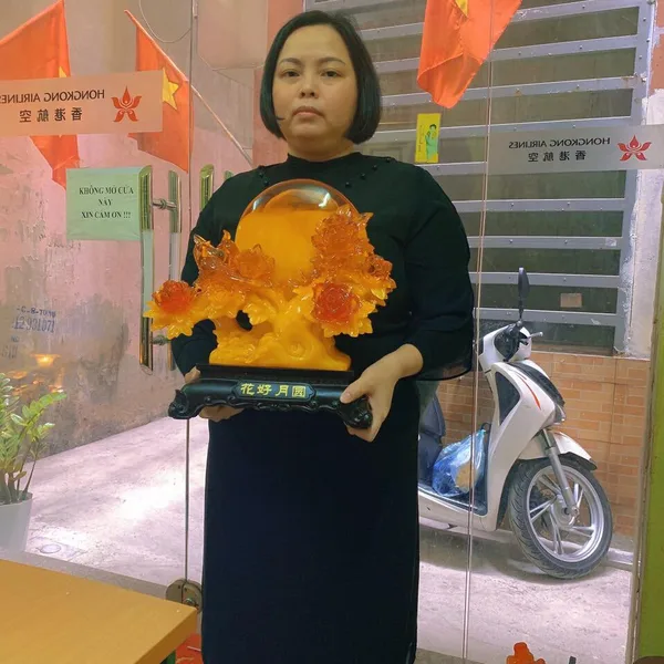 Chị Thu - Khách hàng mua Cây mẫu đơn vàng ngọc hoa đỏ cam lưu ly LN211.