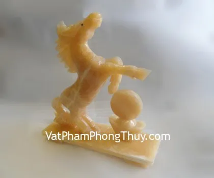 Đỉnh vàng đá Hoàng Long đại N063