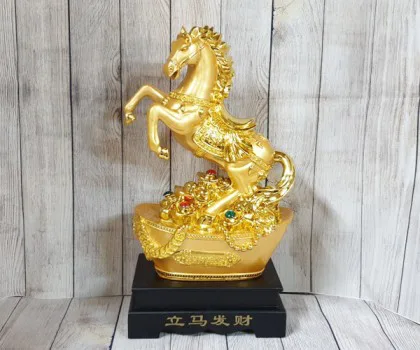 Vua ngựa vàng bóng trên kim nguyên bảo khủng - Lộc Mã Phát Tài LN123