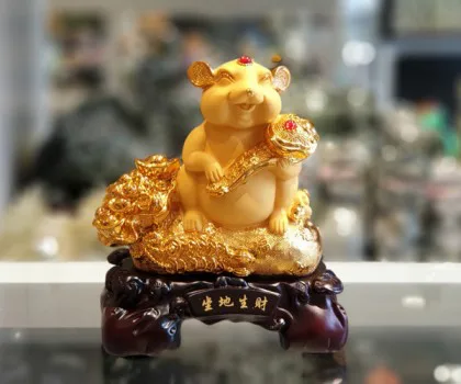 Chuột vàng trên túi vàng ôm như ý - Sanh địa sanh tài TM015