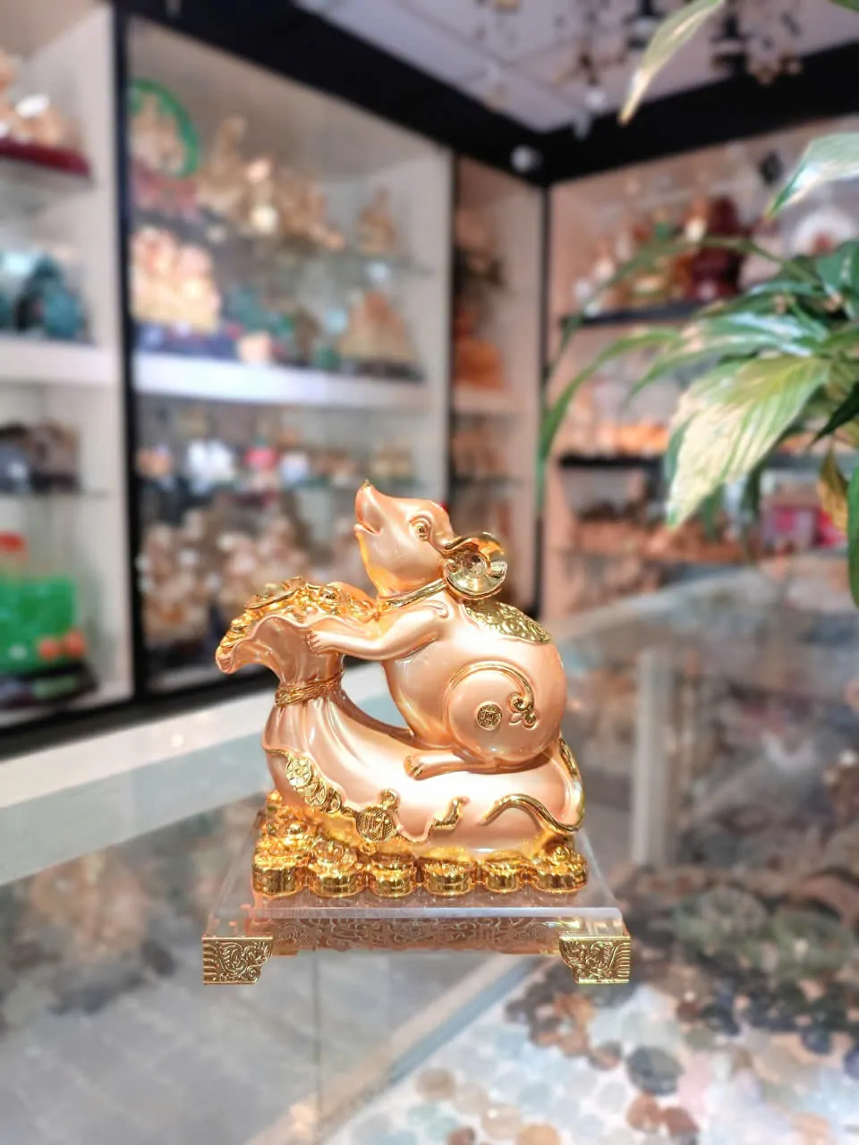 Chuột vàng trên túi vàng đế thuỷ tinh - Đời đời phát tài TM023
