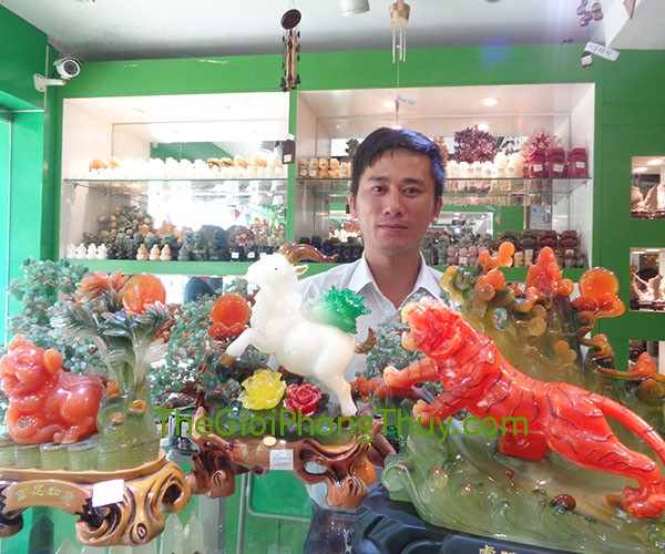 Anh Sang - Khách hàng mua Heo đỏ dưới cây xanh FH385G và cây tài lộc ngọc đông linh FKC033, FKC015