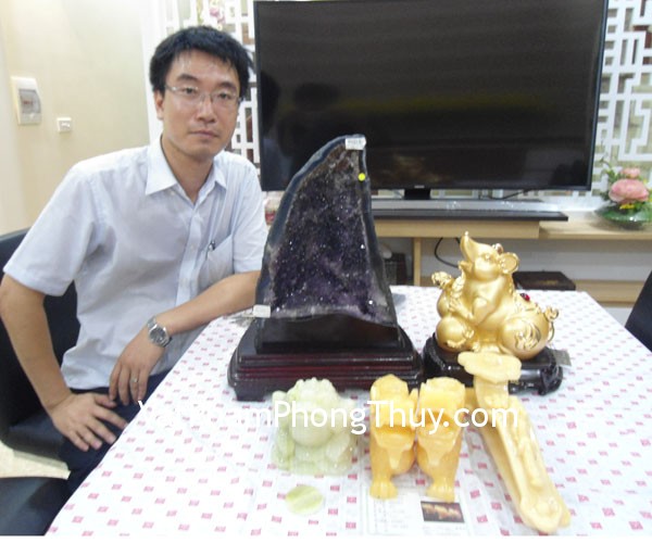 Anh Minh - khách hàng mua hang thạch anh tím, tỳ hưu ngọc Hoàng long, thiềm thừ Tây tạng trung, gậy như ý Hoàng long và tượng chuột