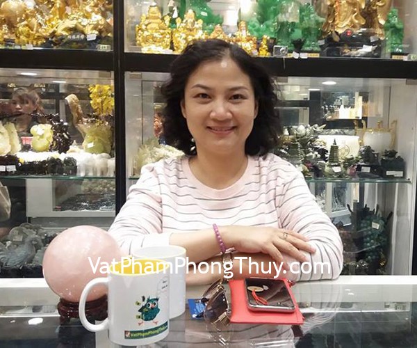 Chị Tiên - khách hàng mua quả cầu thạch anh hồng M181-S3-7580 và chuỗi Ruby đỏ S6391-S3-14539