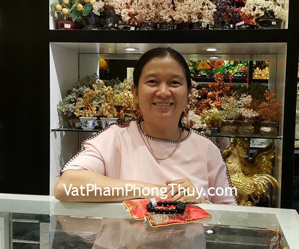 Chị Nhung - khách hàng mua chuỗi tỳ hưu hắc ngà S6688, Ve ngọc Phỉ Thúy xanh sáng nhỏ S6509 và  ve ngọc Phỉ Thúy xanh nhỏ S6628